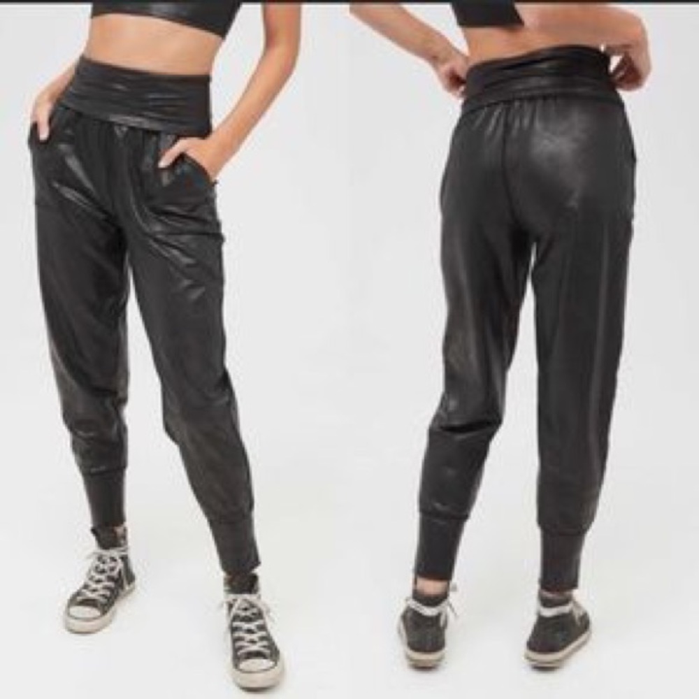 Aerie Faux Leather Jogger Small Short
